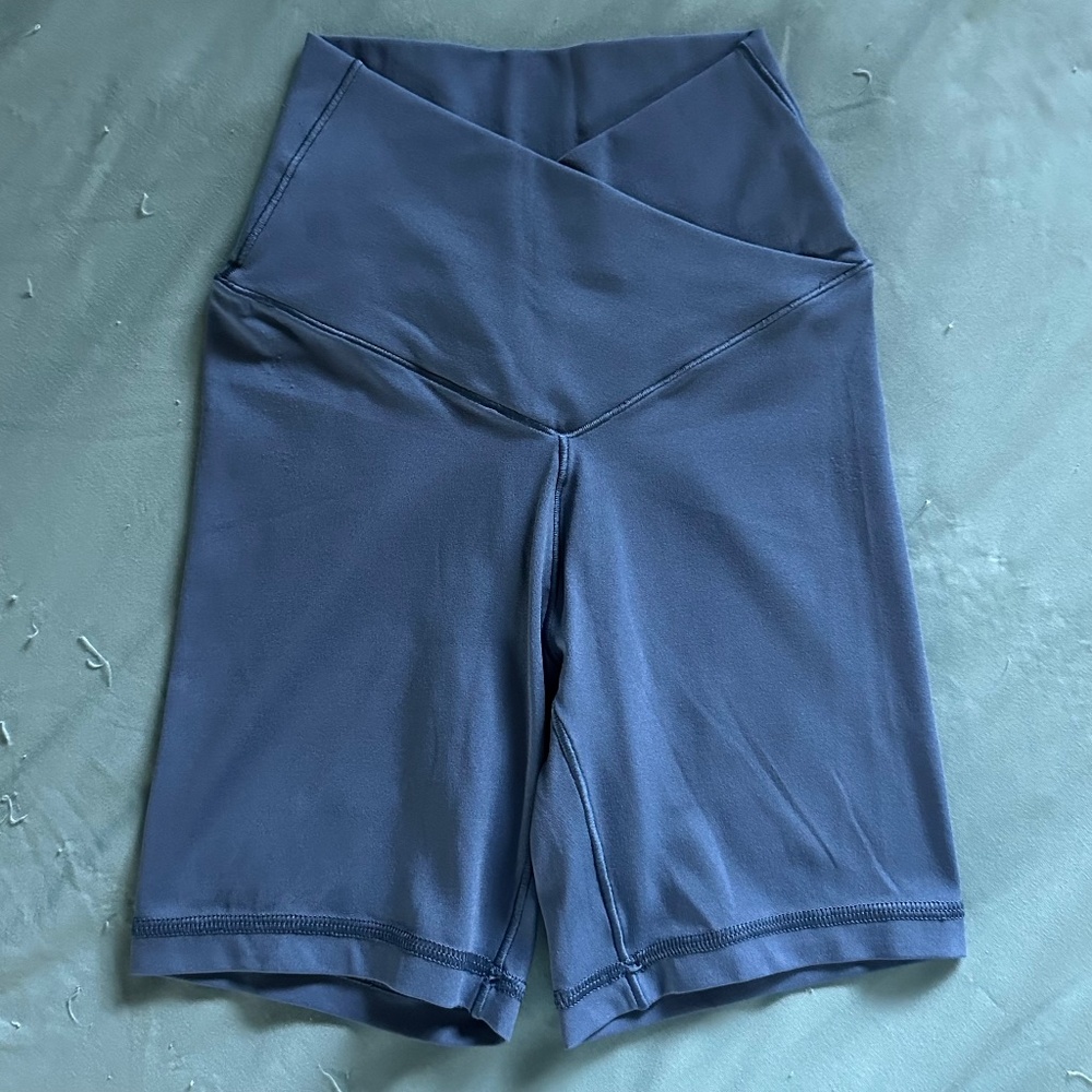 OFFLINE By Aerie Real Me Crossover 5" Bike Short - LIKE NEW